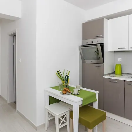 Posta Apartment *